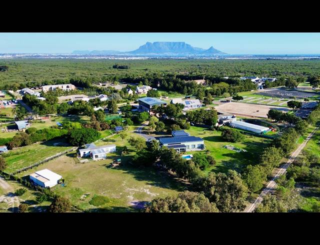 10,080M² SMALLHOLDING FOR SALE IN MORNING STAR